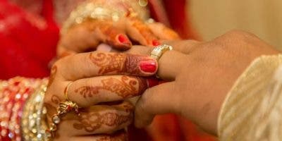 Muere el novio y la novia se encuentra grave tras consumir veneno en su boda en la India