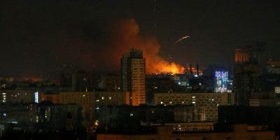 Suenan explosiones y la alerta aérea en Kiev y en otras regiones de Ucrania