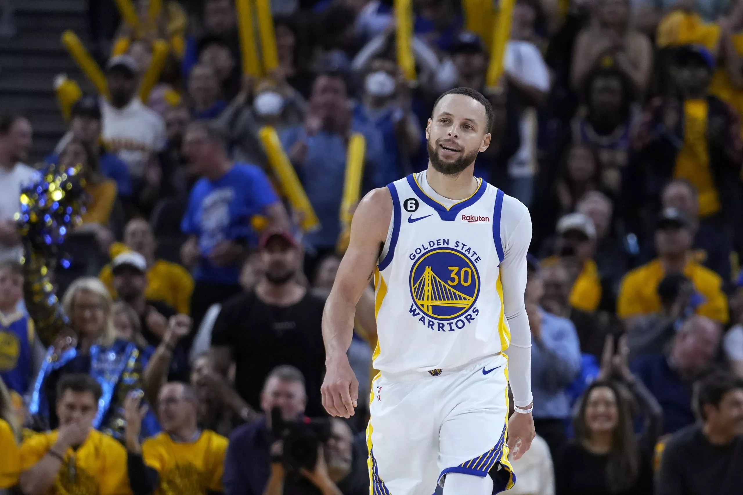 Los Warriors evitan eliminación y obligan a sexto partido ante Lakers