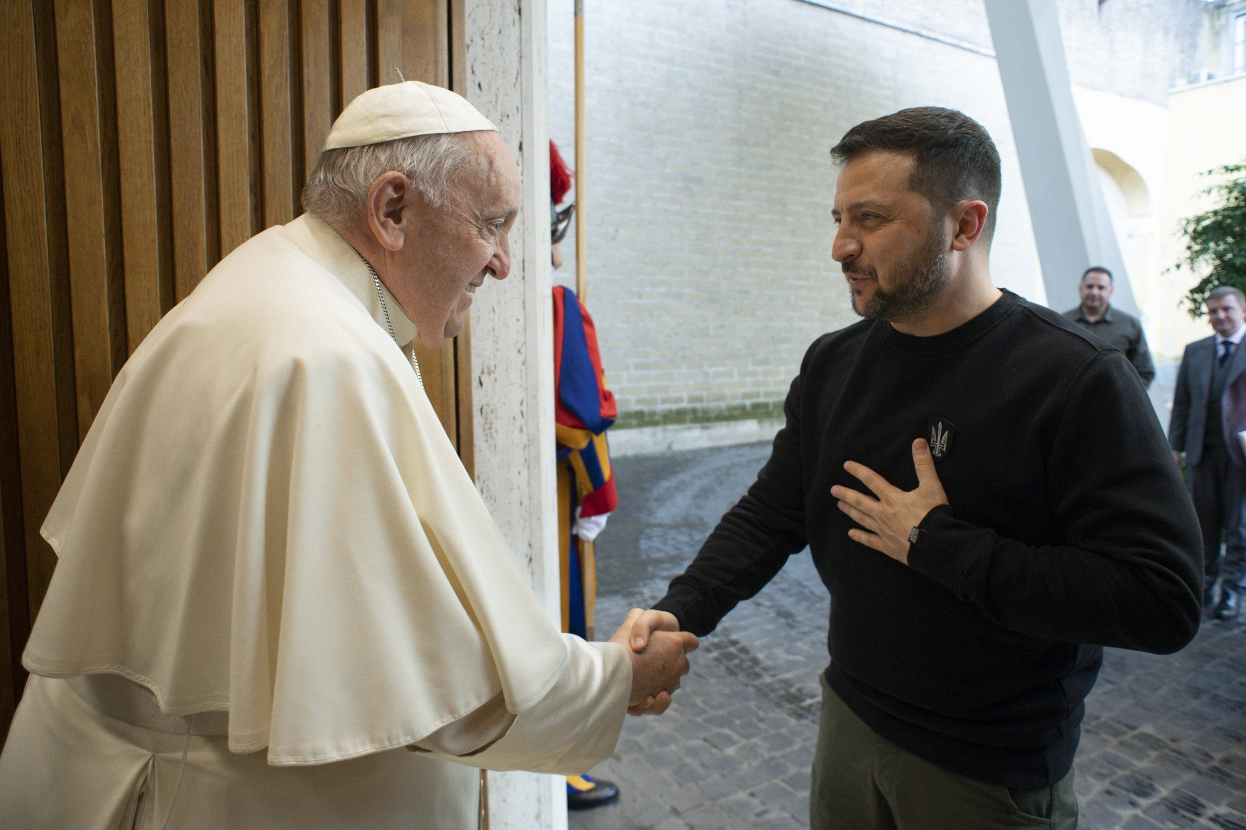 El papa pide “gestos de humanidad” y Zelenski dice que el plan de paz “debe ser ucraniano»