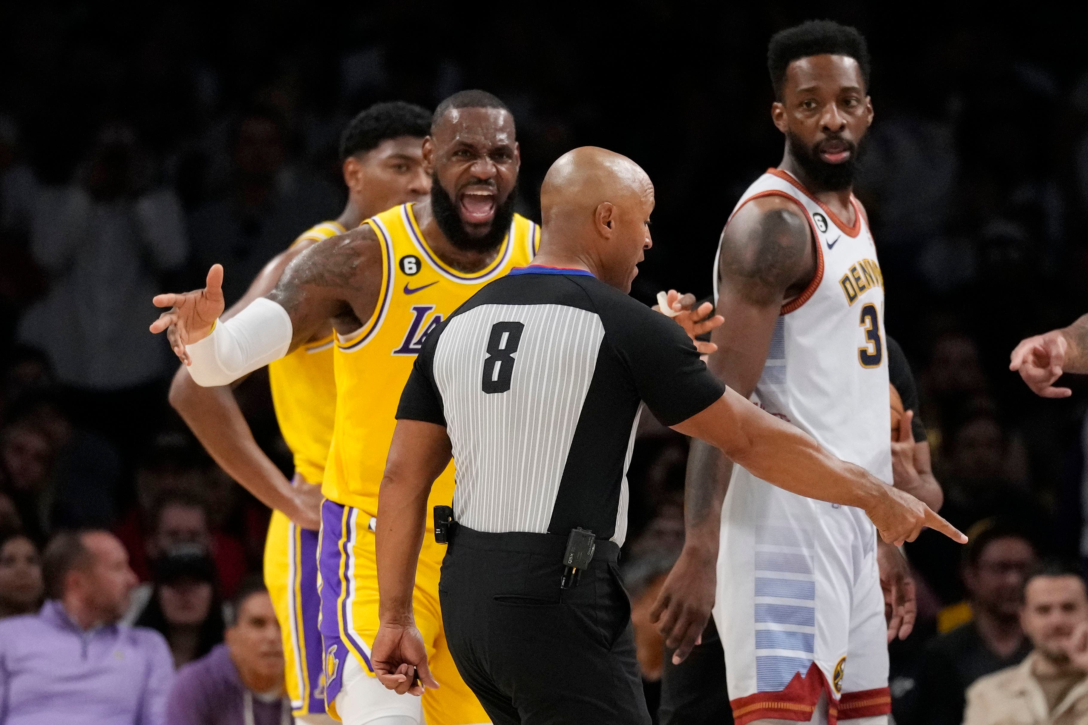 La NBA estudia pitar faltas técnicas por exagerar los contactos o fingir infracciones