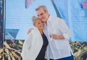 Presidente Abinader felicita a las madres en su día