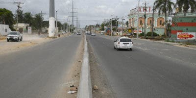 Obras Públicas y Alcaldía SDE inician diálogo con comunitarios sobre ampliación autopista a San Isidro