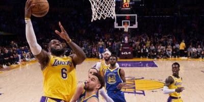 Los Lakers destronan a los Warriors y jugarán la final del Oeste ante los Nuggets