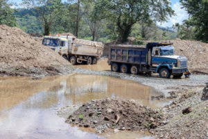 Medio Ambiente inicia acciones para sancionar granceras que afectan ríos de Monseñor Nouel