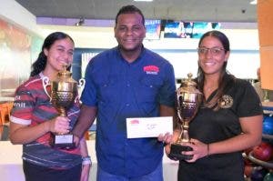 Hermón y Santos ganan torneo de boliche a las madres