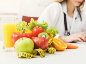 Sociedad médica denuncia intrusos ofrecen consejos nutrición