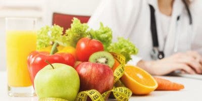 Sociedad médica denuncia intrusos ofrecen consejos nutrición