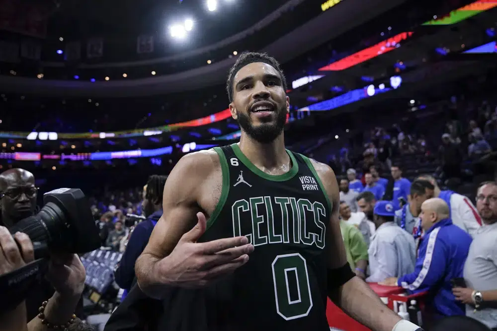 Celtics toman el Juego 3, arruinan la coronación de MVP de Embiid