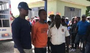 Autoridades deportan a otro supuesto pandillero haitiano