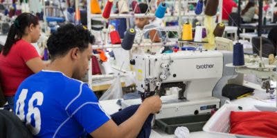 La industria textil y de calzado nacional apoya la iniciativa del INABIE