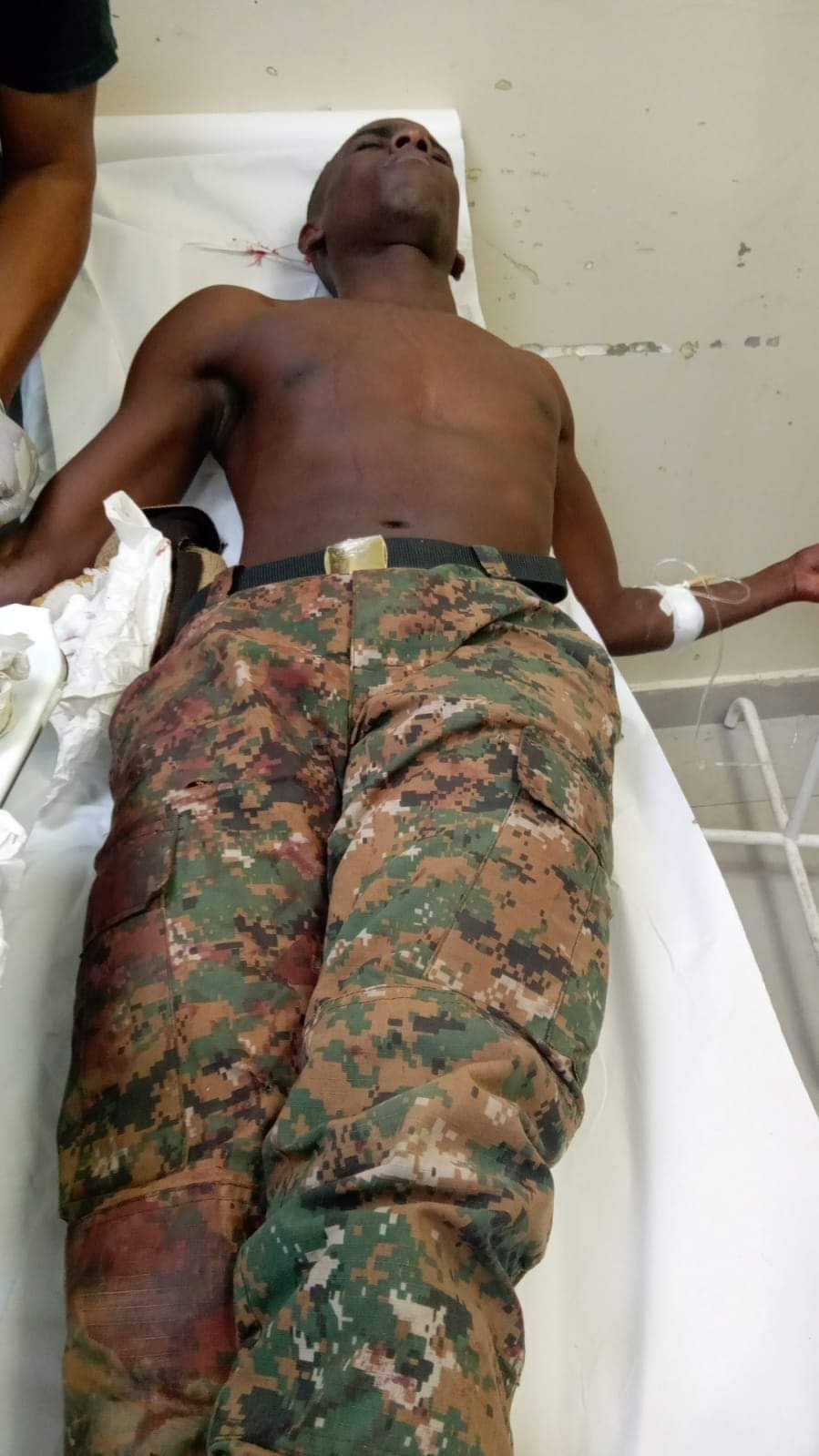 Cabo del Ejército resulta herido y despojado de fusil en Elías Piña