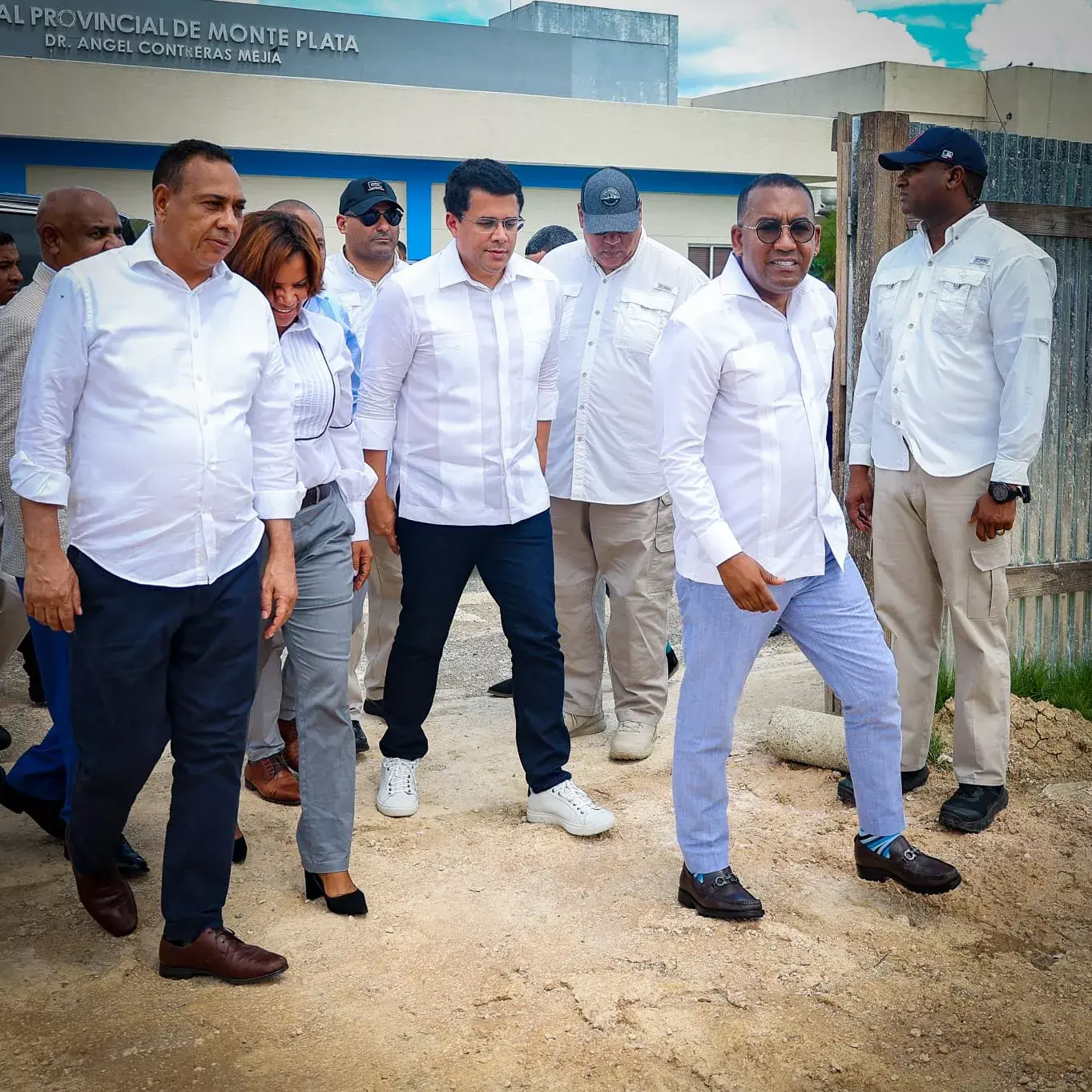 Instituciones supervisan helipuerto en hospital de Monte Plata; obra se encuentra 80% de ejecución