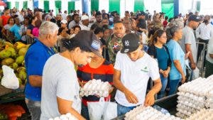 Inicia con éxito feria “Inespre está de Madre” en la Ciudad Ganadera