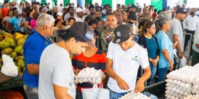 Inicia con éxito feria “Inespre está de Madre” en la Ciudad Ganadera