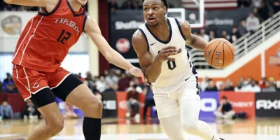 El hijo de LeBron James, Bronny, se compromete a jugar baloncesto en la USC