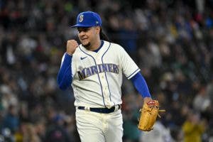 Marineros pintan de blanco a Piratas con joya de 10 de Luis Castillo