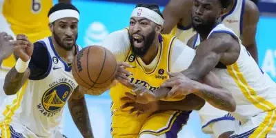 Lakers preocupados tras lesión de Davis en la cabeza
