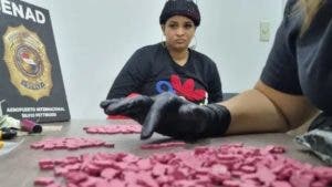 Detienen a una dominicana con cerca de 12.000 pastillas de éxtasis en aeropuerto de Paraguay