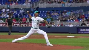 Eury Pérez lanza bien, pero Marlins caen ante Cincinnati