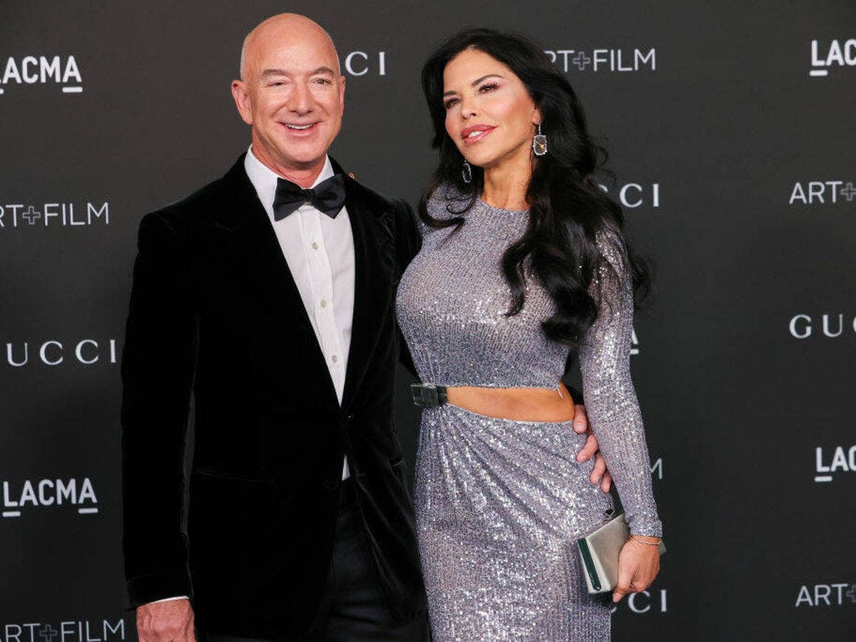 Jeff Bezos y su novia, Lauren Sánchez, se han comprometido