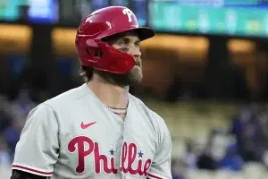 Harper regresa por Phils, 160 días después de la cirugía Tommy John