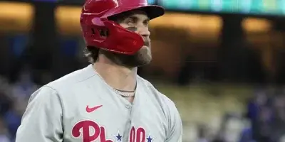 Harper regresa por Phils, 160 días después de la cirugía Tommy John