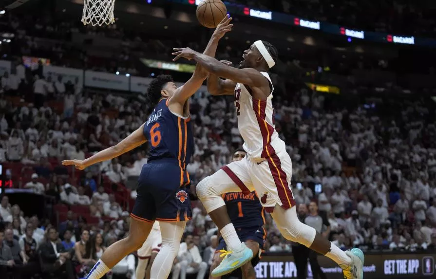 Butler regresa y anota 28; Heat toma ventaja en semi ante Knicks