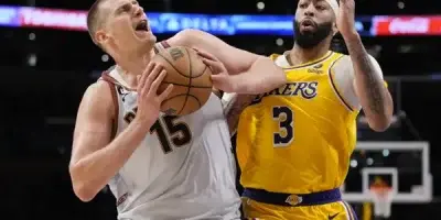Jokic lleva a Denver a vencer Lakers y llegar a sus primeras Finales de la NBA