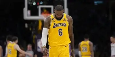LeBron cuestiona su futuro después de la eliminación de Lakers
