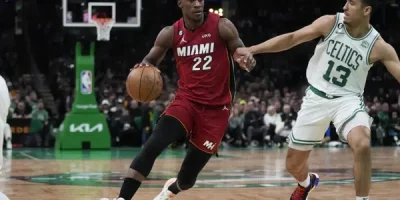 Butler anota 35, el Heat remonta para vencer a los Celtics 123-116 en el primer partido de la final del Este