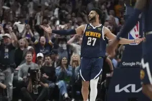 El gran último cuarto de Murray impulsa a los Nuggets a vencer a los Lakers 108-103