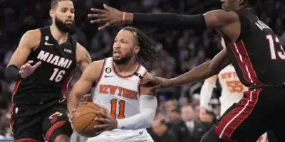 Brunson y Randle ayudan a los Knicks a vencer al Heat para igualar la serie