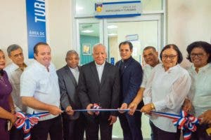 José Paliza inaugura laboratorios equipados en la Universidad Católica Tecnológica ...