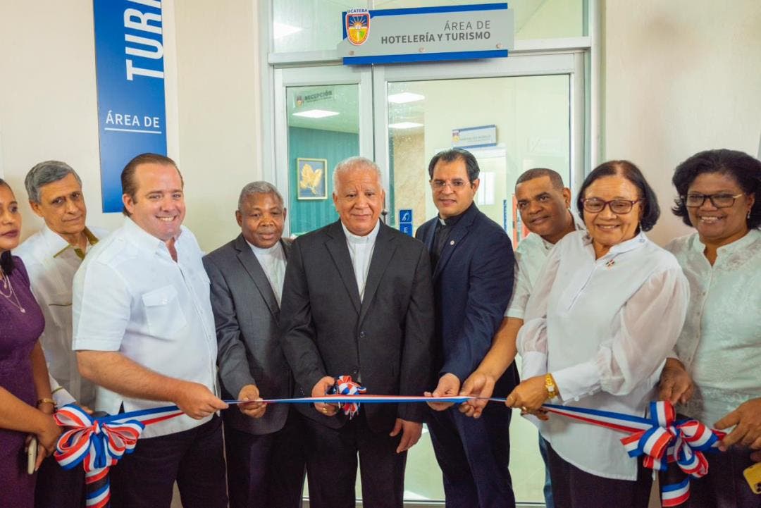 José Paliza inaugura laboratorios equipados en la Universidad Católica Tecnológica de Barahona