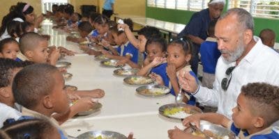 INABIE termina año escolar con más 957 millones de raciones alimenticias entregadas y mejoras en el menú