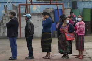 Guatemala comienza el conteo de votos tras el cierre de urnas en elecciones presidenciales