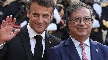 Macron celebra los esfuerzos de Petro por la paz en su país