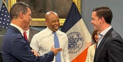 Alcalde de NY  y Hugo Beras socializan plan