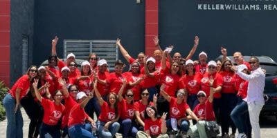 Keller Williams celebra el Red Day