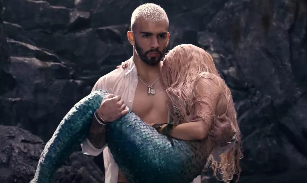 Shakira se transforma en una sirena rescatada por Manuel Turizo en su nueva colaboración