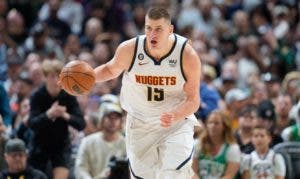 Jokic y Brunson, mejores jugadores de la última semana de la NBA