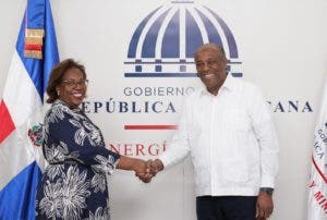 Energía y Minas y embajadora de Angola tratan planes de cooperación en el país