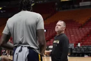 Mike Malone: “Este grupo ha manejado la adversidad muy bien»