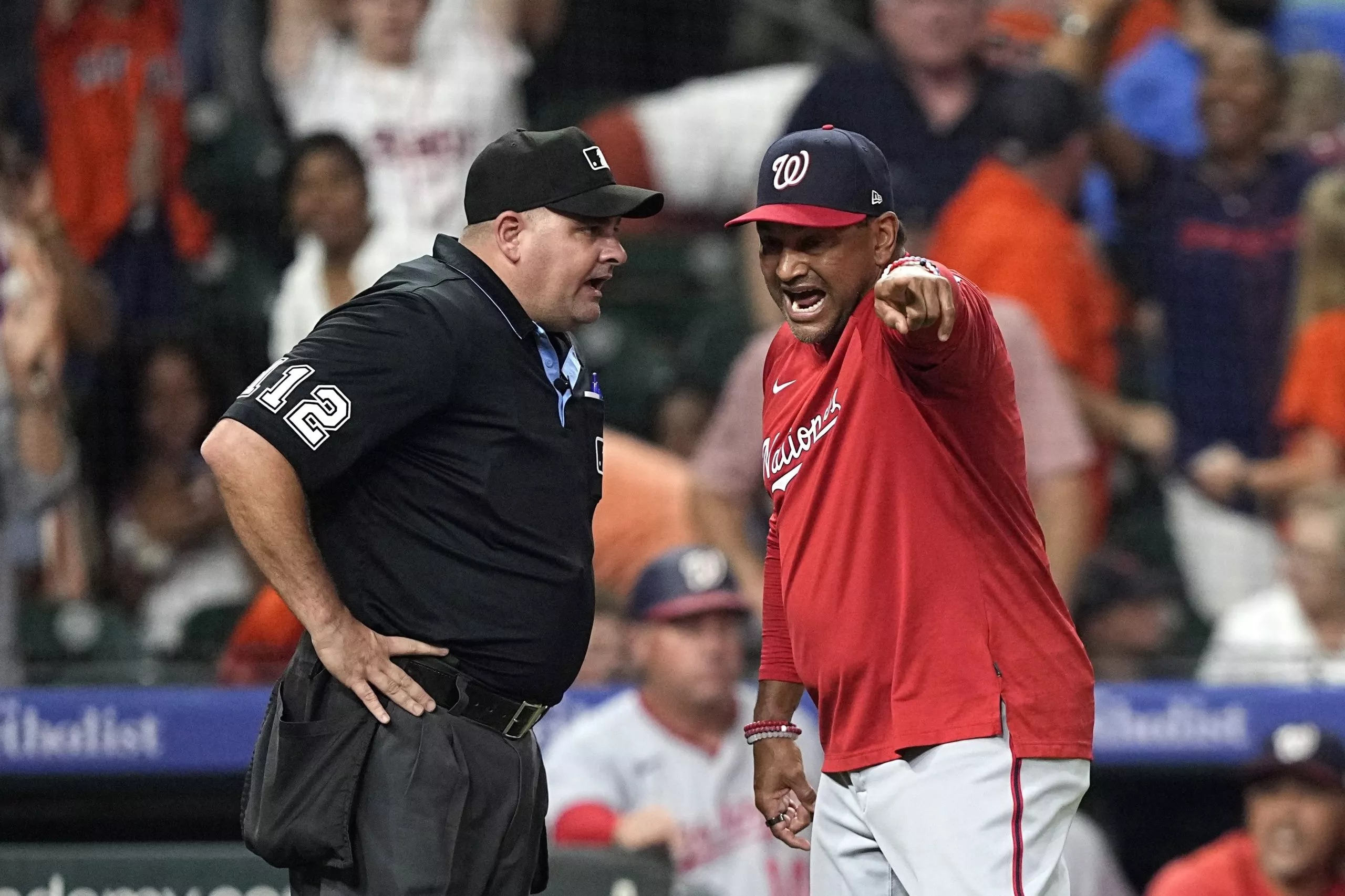 Dave Martínez tras protagonizar discusión con árbitro: “Voy a proteger a mis jugadores