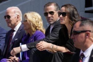 Hijo de Joe Biden es acusado de posesión ilegal de un arma y de un delito de impuestos