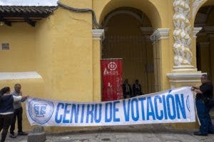 Guatemaltecos van a las urnas para elegir presidente en proceso electoral accidentado y cuestionado