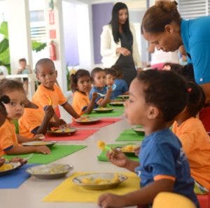 Educación licitará 400 aulas móviles para nuevo año escolar