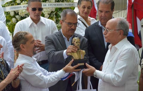 Homenaje a Juan De la Cruz, una vida dedicada al beisbol - El Sol