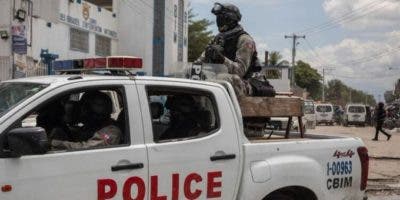 Al menos 5 policías son asesinados cada mes en Haití y 29 han muerto este año, según ONG